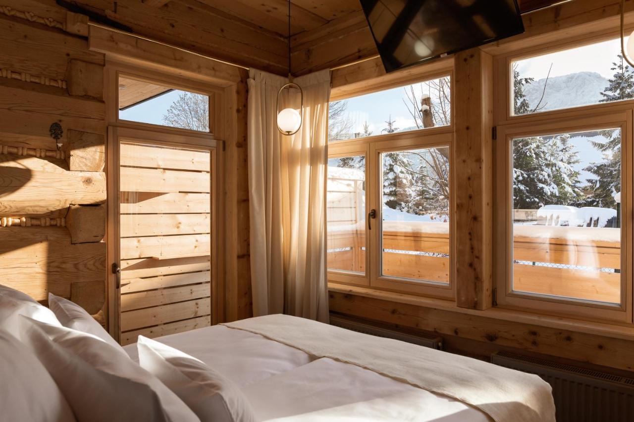 Deluxe Tweepersoonskamer met Balkon en Uitzicht op de Bergen